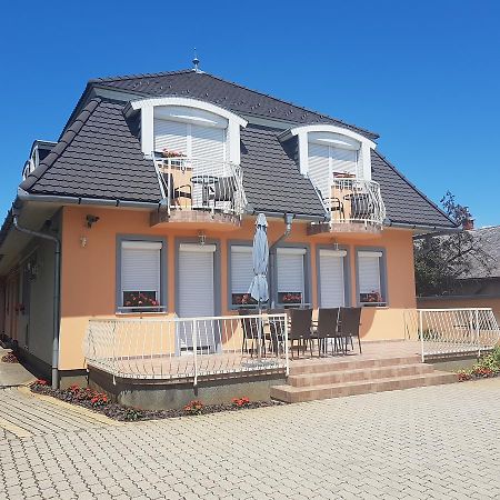 Richie Ii. Apartman Daire Siófok Dış mekan fotoğraf