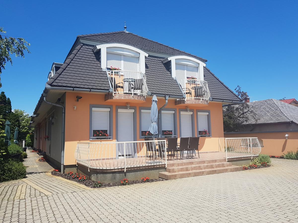 Richie Ii. Apartman Daire Siófok Dış mekan fotoğraf