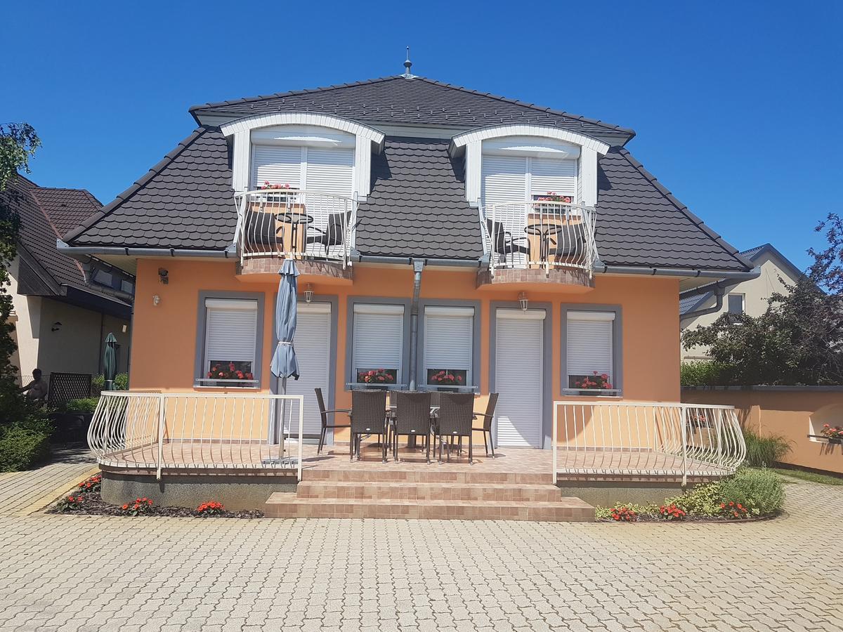 Richie Ii. Apartman Daire Siófok Dış mekan fotoğraf